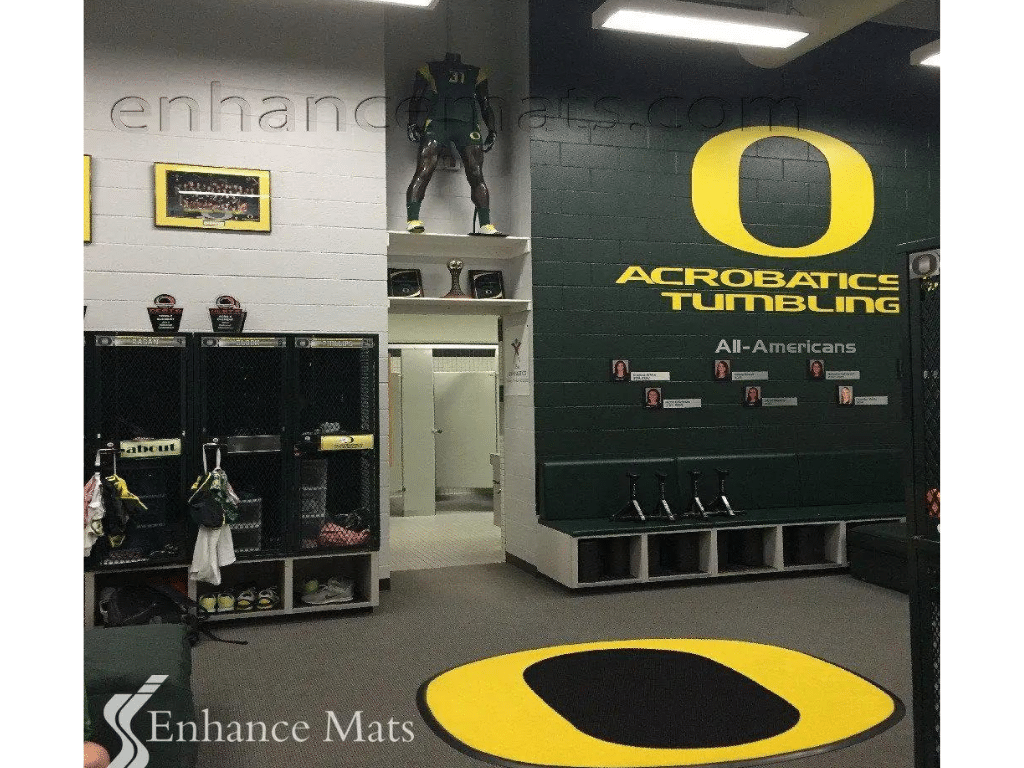 oregon-athletic-carpet-with-logo-in-locker-room
